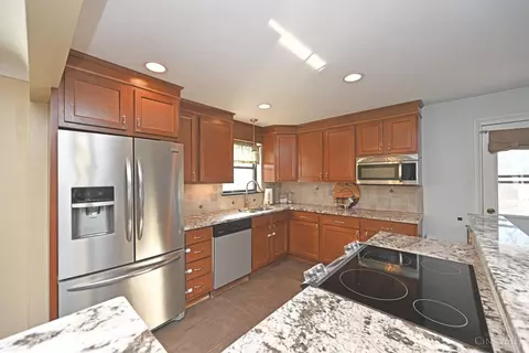 Kitchen - 685 Libbejo Dr, Cincinnati, OH 45233 photo 1 of 6