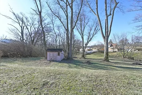 Exterior - 685 Libbejo Dr, Cincinnati, OH 45233 photo 6 of 9