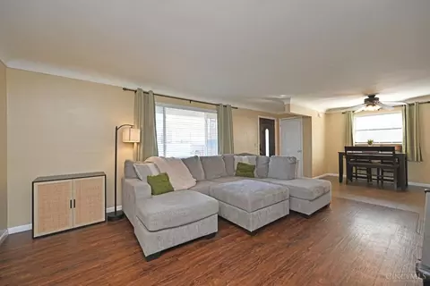Living - 685 Libbejo Dr, Cincinnati, OH 45233 photo 2 of 3