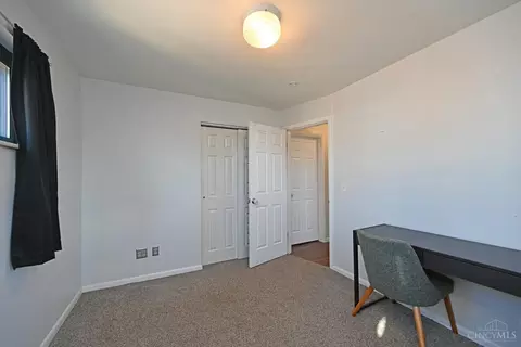 Bedroom - 685 Libbejo Dr, Cincinnati, OH 45233 photo 6 of 11