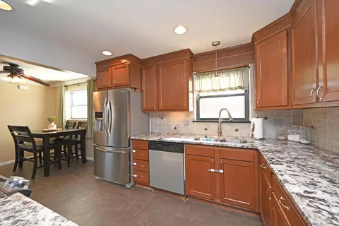 Kitchen - 685 Libbejo Dr, Cincinnati, OH 45233 photo 4 of 6