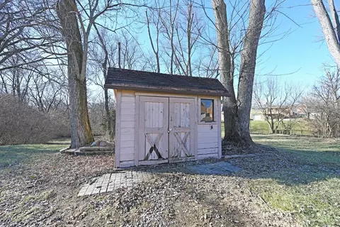 Exterior - 685 Libbejo Dr, Cincinnati, OH 45233 photo 8 of 9