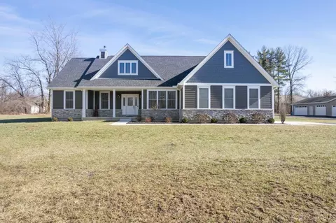 4014 Amelia Olive Branch Rd, Batavia, OH 45103