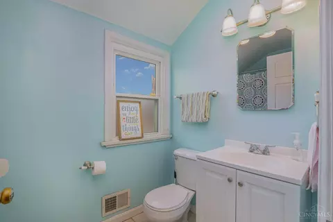 8301 Jadwin St, Cincinnati, OH 45216 photo 17