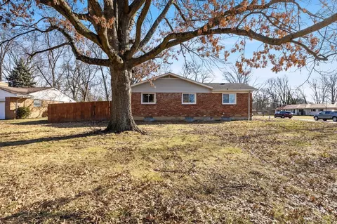 8904 Cavalier Dr, Cincinnati, OH 45231 photo 6