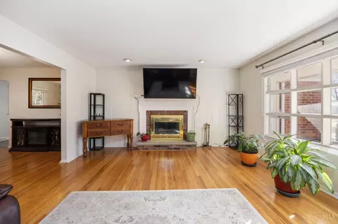 8904 Cavalier Dr, Cincinnati, OH 45231 photo 15