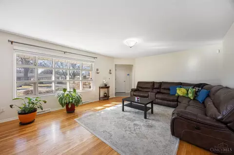 8904 Cavalier Dr, Cincinnati, OH 45231 photo 14
