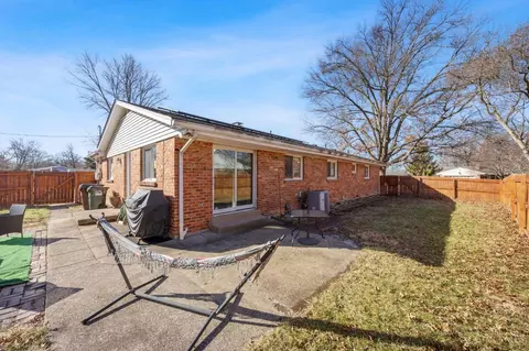 8904 Cavalier Dr, Cincinnati, OH 45231 photo 9