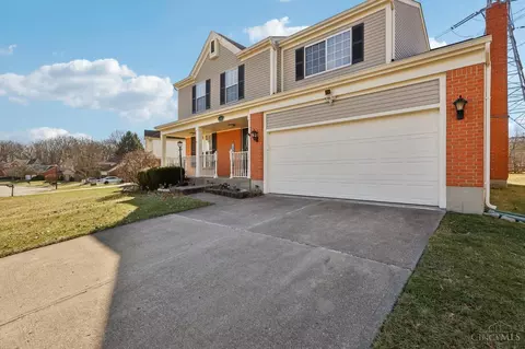 Exterior - 2515 Carriagegate Ln, Maineville, OH 45039 photo 2 of 13