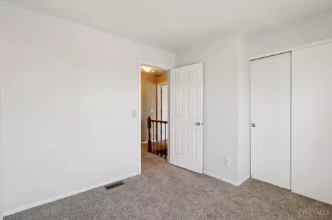 Bedroom - 2515 Carriagegate Ln, Maineville, OH 45039 photo 8 of 11