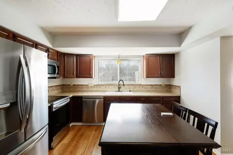 Kitchen - 2515 Carriagegate Ln, Maineville, OH 45039 photo 2 of 3