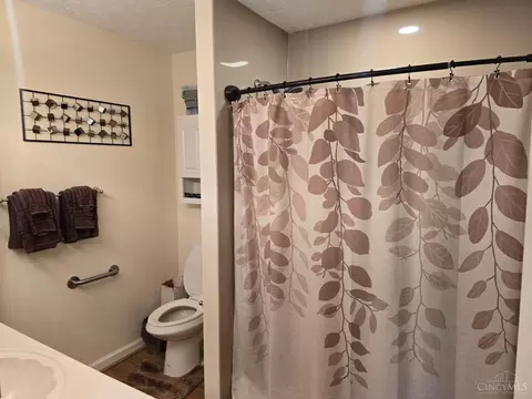Bath - 508 Halifax Cir, Cincinnati, OH 45244 photo 1 of 3