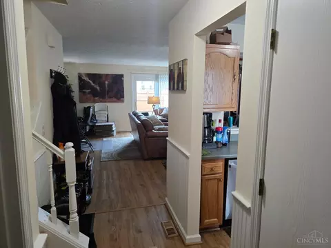 Entry Way - 508 Halifax Cir, Cincinnati, OH 45244 photo 1 of 7