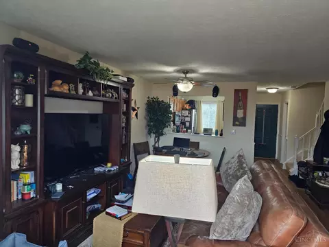 Living - 508 Halifax Cir, Cincinnati, OH 45244 photo 5 of 6