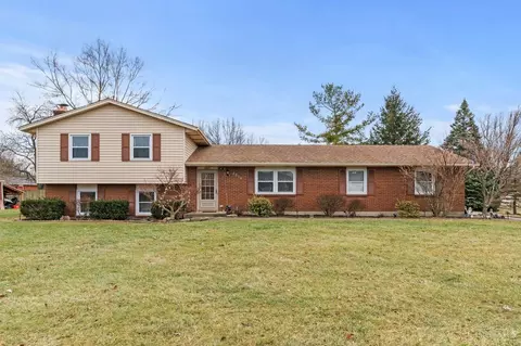 8806 Anna Ct, West Chester, OH 45069