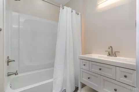 Bath - 57 Ehrman Ave, Cincinnati, OH 45220 photo 1 of 3