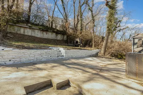 Exterior - 57 Ehrman Ave, Cincinnati, OH 45220 photo 4 of 7