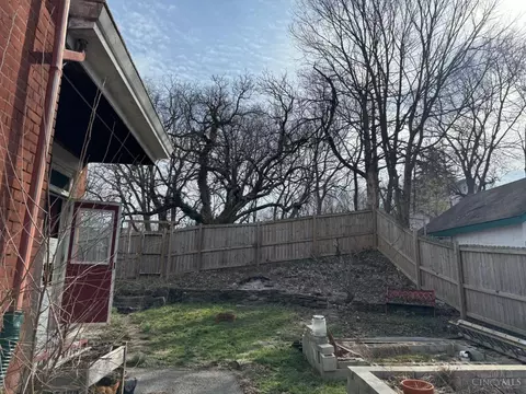 1264 Sunset Ave, Cincinnati, OH 45205 photo 32