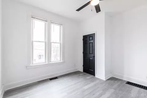 Bedroom - 1234 Dewey Ave, Cincinnati, OH 45205 photo 1 of 2