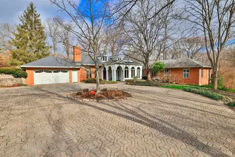 1244 Garden Cir, Wyoming, OH 45215