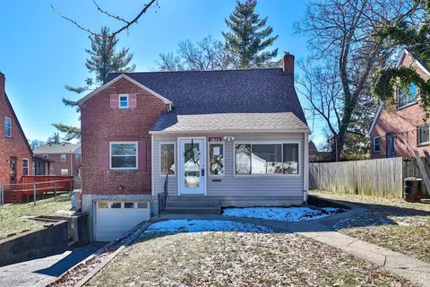 3823 Aikenside Ave, Cincinnati, OH 45213