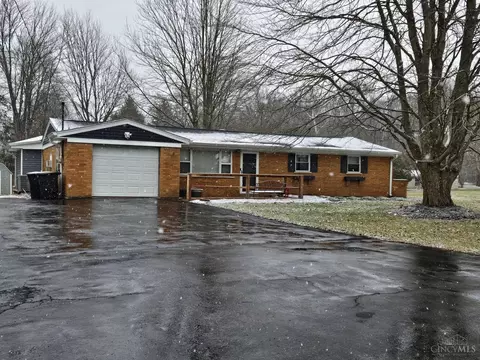 2390 Whitmer Rd, Batavia, OH 45103