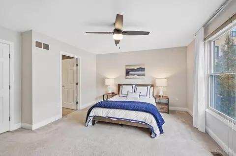 Bedroom - 2528 Hackberry St, Cincinnati, OH 45206 photo 2 of 8