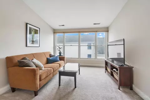 Living - 2528 Hackberry St, Cincinnati, OH 45206 photo 4 of 4