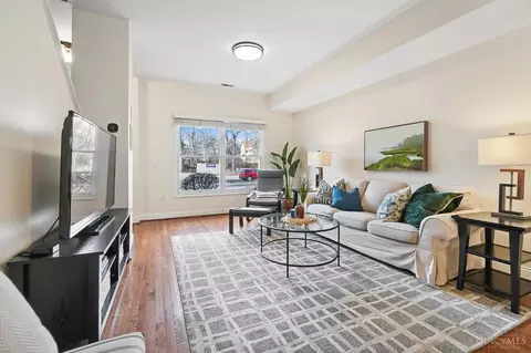 Living - 2528 Hackberry St, Cincinnati, OH 45206 photo 2 of 4