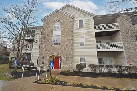 5437 Michelles Oak Ct, Cincinnati, OH 45248