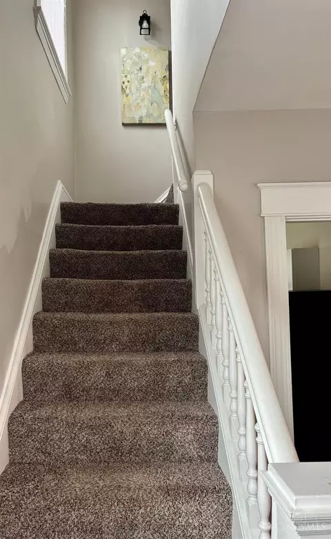 Entry Way - 3337 Graydon Ave, Cincinnati, OH 45207 photo 5 of 7