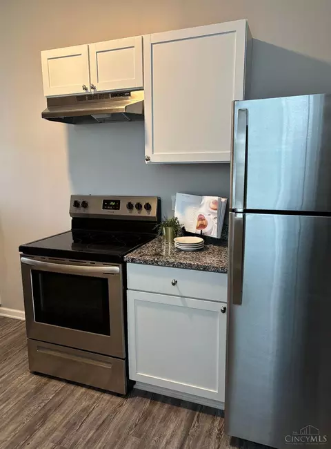 Kitchen - 3337 Graydon Ave, Cincinnati, OH 45207 photo 2 of 4