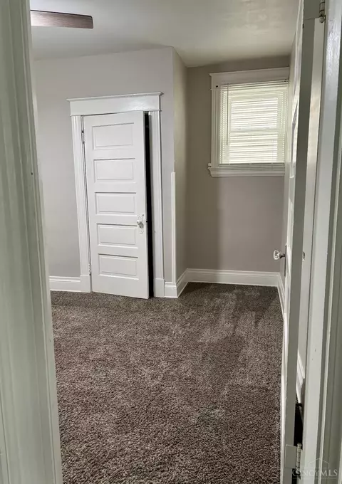 Bedroom - 3337 Graydon Ave, Cincinnati, OH 45207 photo 5 of 8
