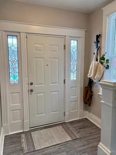 Entry Way - 3337 Graydon Ave, Cincinnati, OH 45207 photo 3 of 7