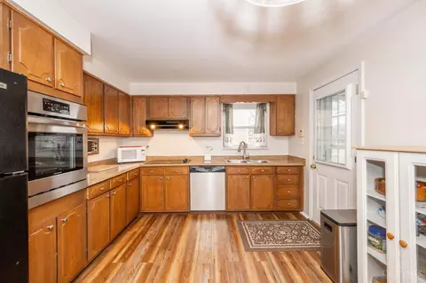 Kitchen - 9172 Neil Dr, Cincinnati, OH 45231 photo 1 of 3