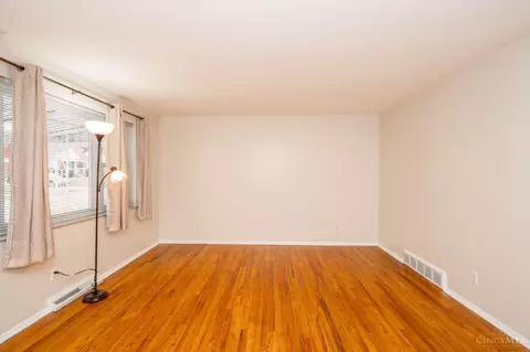 Living - 9172 Neil Dr, Cincinnati, OH 45231 photo 1 of 4