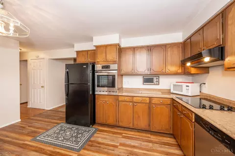 Kitchen - 9172 Neil Dr, Cincinnati, OH 45231 photo 3 of 3