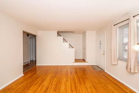 Living - 9172 Neil Dr, Cincinnati, OH 45231 photo 4 of 4