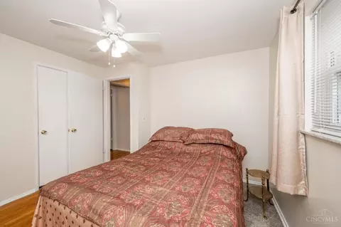 Bedroom - 9172 Neil Dr, Cincinnati, OH 45231 photo 5 of 9