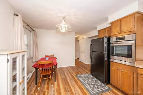 Dining - 9172 Neil Dr, Cincinnati, OH 45231 photo 1 of 1