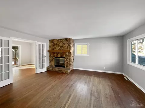 Living - 9771 Wildbrook Ln, Cincinnati, OH 45231 photo 2 of 2