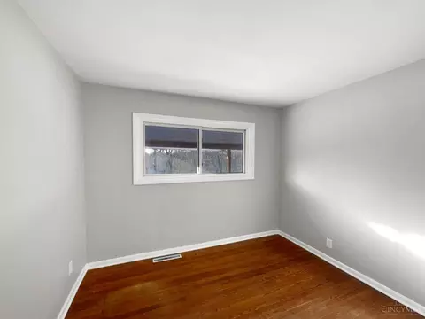 Bedroom - 9771 Wildbrook Ln, Cincinnati, OH 45231 photo 5 of 6