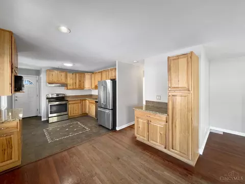 Kitchen - 9771 Wildbrook Ln, Cincinnati, OH 45231 photo 2 of 2