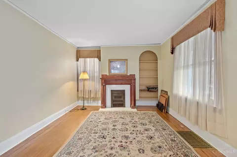 Living - 1141 Overlook Ave, Cincinnati, OH 45238 photo 1 of 2
