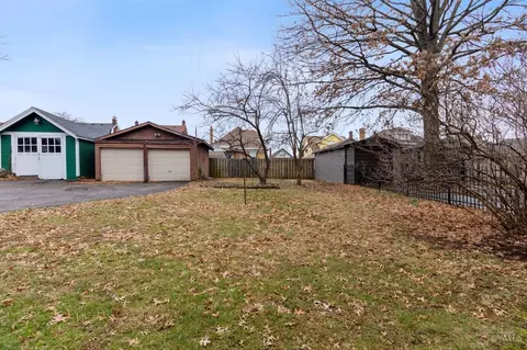 Exterior - 1141 Overlook Ave, Cincinnati, OH 45238 photo 10 of 11