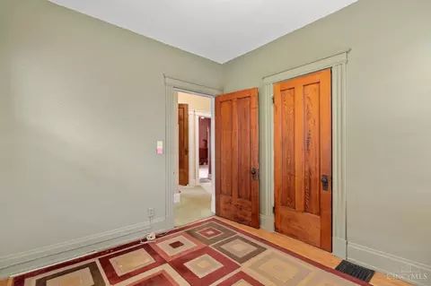 Bedroom - 1141 Overlook Ave, Cincinnati, OH 45238 photo 3 of 15