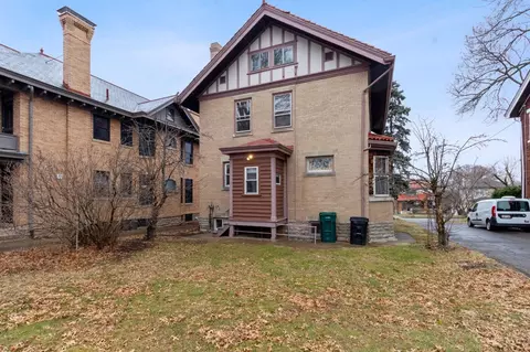 Exterior - 1141 Overlook Ave, Cincinnati, OH 45238 photo 6 of 11