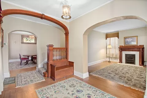 Entry Way - 1141 Overlook Ave, Cincinnati, OH 45238 photo 2 of 4