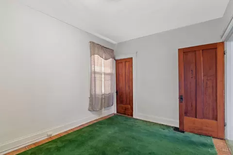 Bedroom - 1141 Overlook Ave, Cincinnati, OH 45238 photo 6 of 15