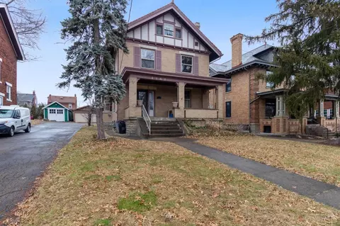 Exterior - 1141 Overlook Ave, Cincinnati, OH 45238 photo 3 of 11
